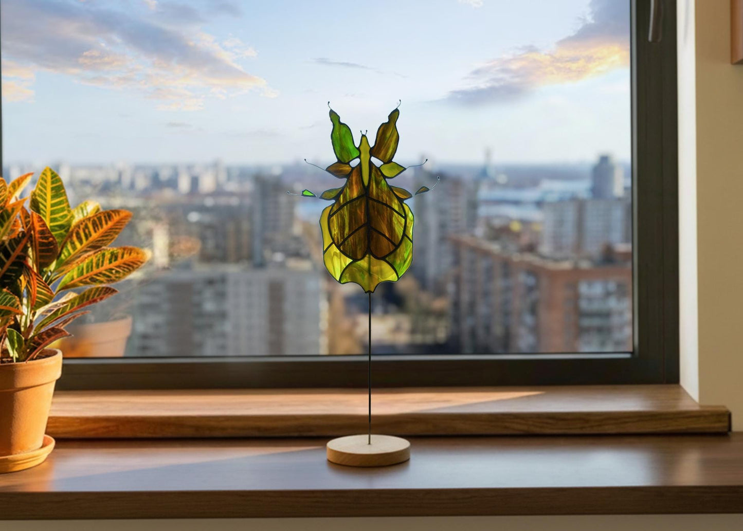 Leaf Insect Stained Glass Pattern — Phylliidae DIY Suncatcher Template, SVG PSD Download